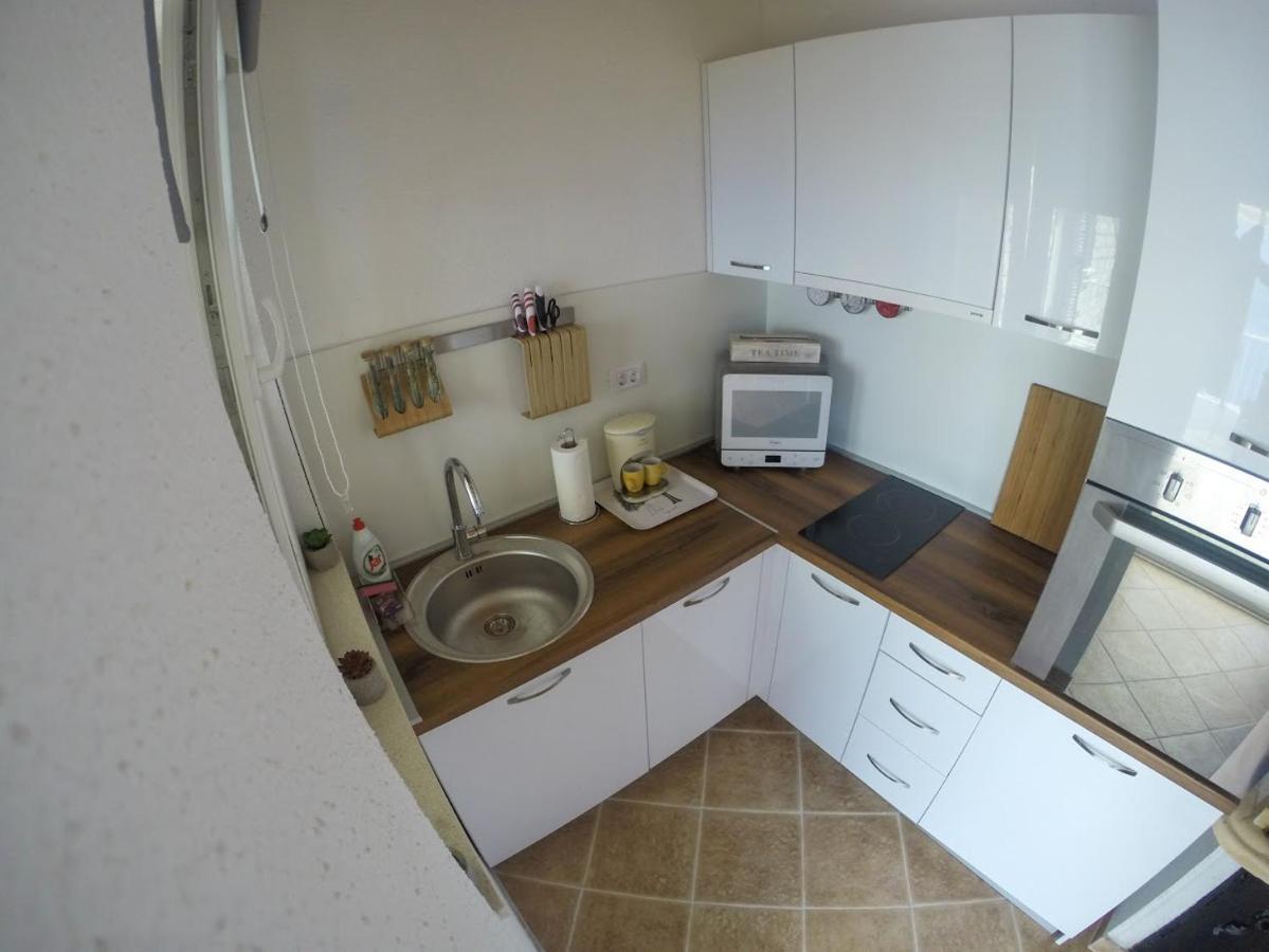 Apartment And Room Sveti Jakov Дубровник Екстериор снимка