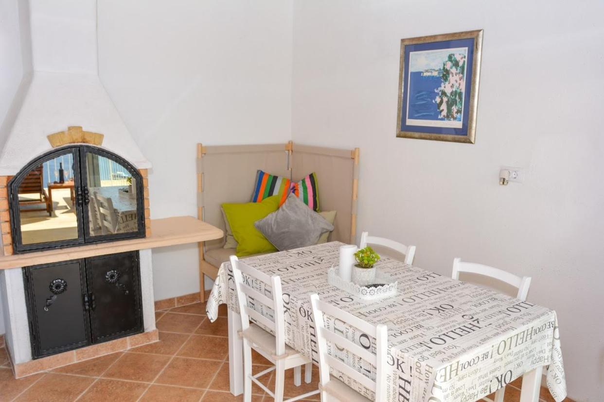 Apartment And Room Sveti Jakov Дубровник Екстериор снимка