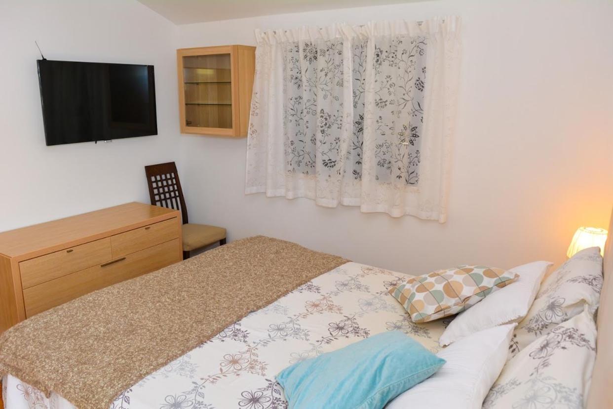 Apartment And Room Sveti Jakov Дубровник Екстериор снимка